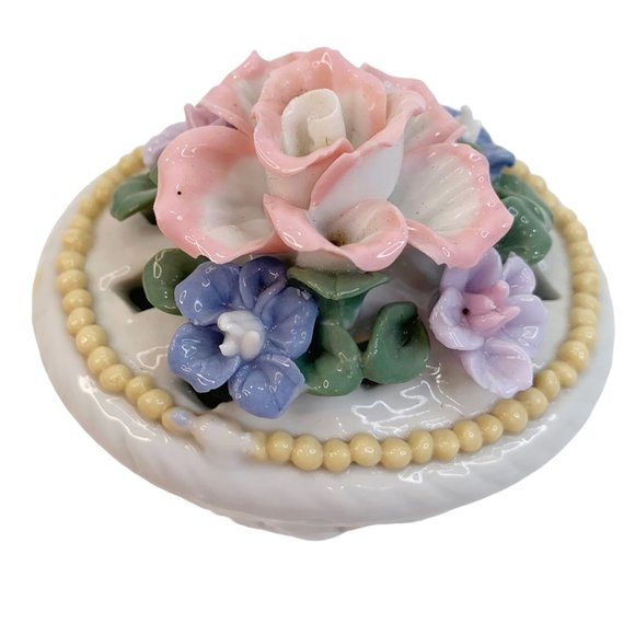 Vintage Trinket Box Applied Rose Flowers Reticulated Lattice Basket Jewelry Ring - Picture 3 of 10